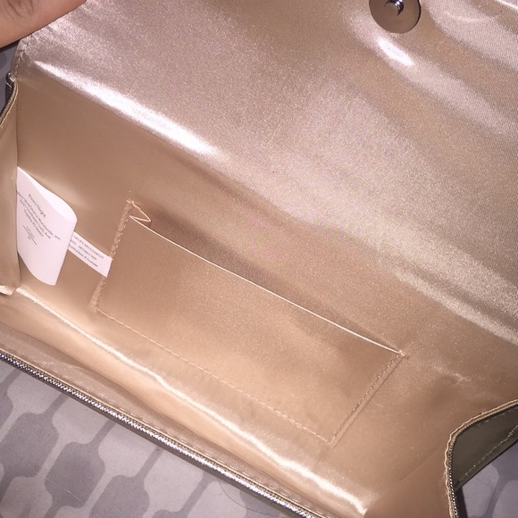 Clutch - Picture 3 of 3